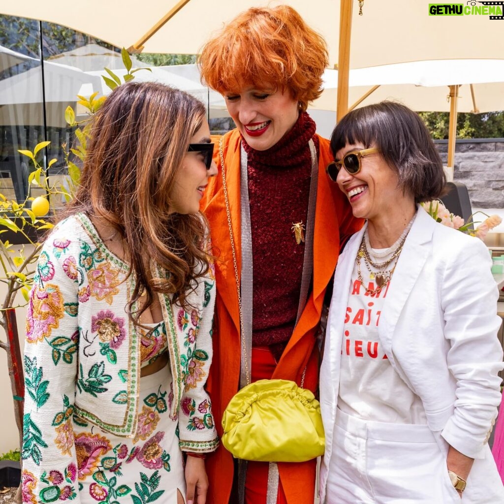 Constance Zimmer Instagram - Mother Knows Best!! (@clarevivier and @everymomcounts collab) Thank you @lindzischarf @theretaility and @goodcleangoop for a truly wonderful pre-Mother’s Day brunch with some long time friends and some new ones! Including new cleanical, wellness goodies from @goodcleangoop, meeting the Optimism Doctor @drdeepikachopra and talking about ways to bring about change, was a much needed boost of pampering, laughter and a feeling of hopefulness! Use the CODE 15GCGMOMSDAY on Amazon for 15% off!