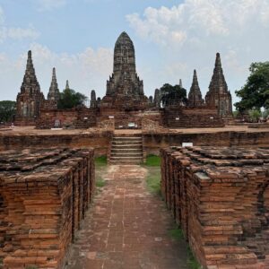 Coralie Delmarcelle Instagram - Ayutthaya 💚 visite des temples ⛪️ 

#thailande #ayutthaya #travel #temples #friends #watchaiwatthanaram