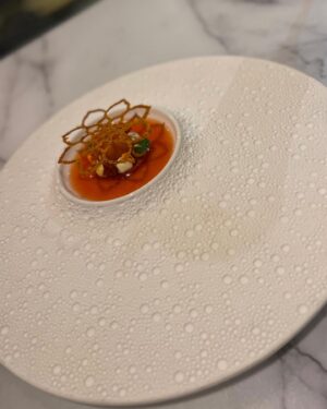 Coralie Delmarcelle Instagram - Restaurant dans un ancien avion ✈️🍽️🍛
@naohbangkok 

#restaurant #avion #bangkok #food #travel #originality #bangphlat #asiatique #japonaise #thai