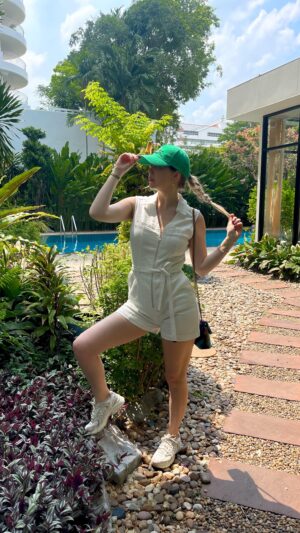Coralie Delmarcelle Instagram - NOUVELLE COLLECTION 🍉🌴🦜 @ville.neuve 

C’est parti les filles pour les fringues d’été 🌻 
La nouvelle collection est dispo en boutique !

#villeneuve #shopping #liege #waterloo #richlshopping #belgium #luxembourg #fringues #mode #pourtoi #combinaison #combishort #withe #bangkok #collaboration 

{ Collaboration commerciale }