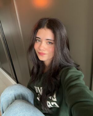 Corina Bradley Instagram - 🛻