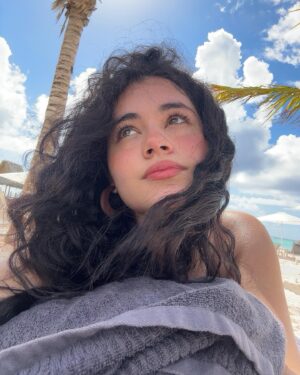 Corina Bradley Instagram - 🥥