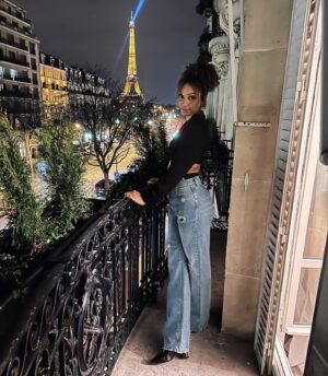 Corinne Foxx Instagram - ce soir 🥂