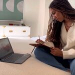 Corinne Foxx Instagram - From cozy mode 💙 to café sips ☕️ and everywhere in between, #IntelEvo laptops are down for dreaming unplugged. 🔌 @Intel #sponsored