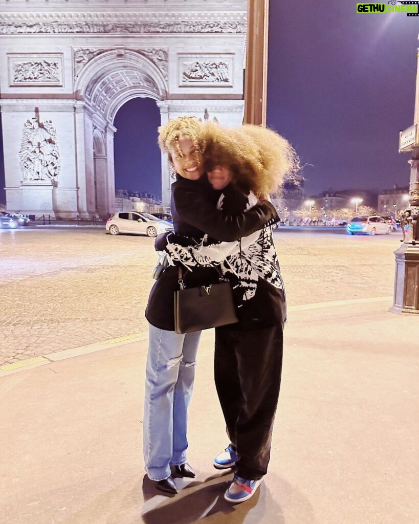 Corinne Foxx Instagram - mon coeur en Paris ❤️