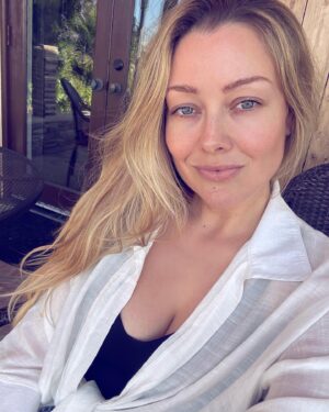 Cosondra Sjostrom Instagram - Healing, reflecting and finding peace. 🤍 Love yourself. You deserve love.