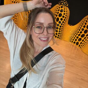 Cosondra Sjostrom Instagram - “Dots are symbols of the world, the cosmos. The Earth is a dot, the moon, sun, the stars are all made up of dots. You and me, we are dots.” — Yayoi Kusama

The beauty of Yayoi Kusama’s art lies in imagining yourself as a tiny speck within a vast whole- seemingly insignificant, yet full of meaning. You can lose yourself in the endless sea of dots, much like you can lose yourself in the world, in love, imagination, theory, and thought. But more importantly- you can find yourself within the dots… in the beauty of the small dots of life: the moments, the feelings, the memories. So, enjoy the dots - lose and find yourself. 💫 We are all just trying to connect the dots! 🤍