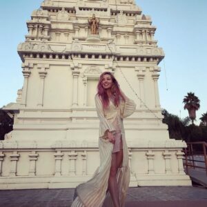 Cosondra Sjostrom Instagram - #selflove 🤍 Honoring yourself and others is a profound act of respect that fosters positive relationships and personal growth. It begins with self-respect, being honest with yourself, recognizing your own worth and treating yourself with kindness and compassion. Extending this respect and honor to others involves clear, honest and empathetic communication, valuing their contributions, and offering genuine appreciation and support. By honoring both yourself and others, you start to create an environment of mutual respect, trust and positivity. 💫