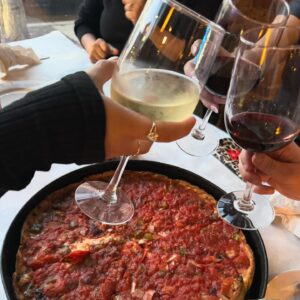 Cosondra Sjostrom Instagram - Chicago Vibes and Girl Tribes. 🤍

#chicagopizza #deepdishpizza #travelinspo #veganpizza