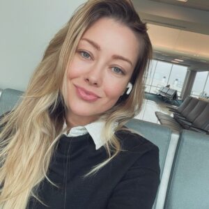 Cosondra Sjostrom Instagram - The girl that saves a seat for you! ✈️🤍