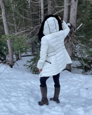 Cosondra Sjostrom Instagram - On my birthday I wanted to share my gratitude for all the amazing people in my life - Thank you! 🤍 I am happy to be a year wiser. This year has been interesting with ups and downs. However, I am starting to feel like myself again. I am looking forward to all the growth and change in my future. 🌱🤍💭 #grateful (I *might have time to write a longer post later but my travel/work schedule has been crazy) #birthday