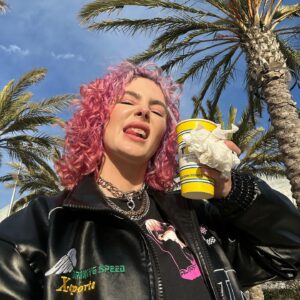 Courtney Nelson Instagram - THANK YOU SO MUCH @sprite for inviting me to experience @rollingloud for the first time 💗 I had so much fun! Till next time 🫡

P.S last slide is an example of my ADHD in FULL effect 🤣

#sprite #rollingloud #festival #summeriscoming #fyp