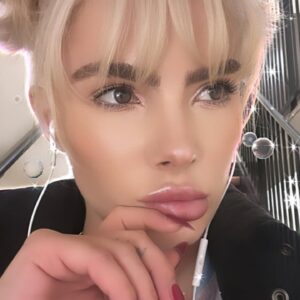 Courtney Nelson Instagram - My remix with @glitchgummusic has pre-released on @soundxyz for you to own! Each collectible has a chance to be the ‘Golden’ one with a whole lot of prizes like free concert tickets 👀

Full release coming to all platforms this Friday!!! 💗💗💗💗

#hyperpop #glitch #electronicmusic #remix #nft #songwriter #artist #newmusic #web3
