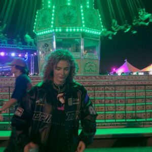Courtney Nelson Instagram - THANK YOU SO MUCH @sprite for inviting me to experience @rollingloud for the first time 💗 I had so much fun! Till next time 🫡

P.S last slide is an example of my ADHD in FULL effect 🤣

#sprite #rollingloud #festival #summeriscoming #fyp