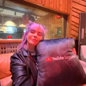Courtney Nelson Instagram - Sorry I’ve been MIA, sleep deprived but I’ve been having the time of my life with @antisocialcamp ✨👀

Sad it’s almost over but SO excited to keep connecting with everyone I met & hear the final creations of what I’ve made here! 

NYC I love you 💕 

#nyc #antisocialsocialclub #antisocialcamp #songwriting #music #musician #fyp