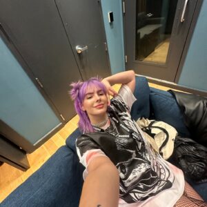 Courtney Nelson Instagram - Sorry I’ve been MIA, sleep deprived but I’ve been having the time of my life with @antisocialcamp ✨👀

Sad it’s almost over but SO excited to keep connecting with everyone I met & hear the final creations of what I’ve made here! 

NYC I love you 💕 

#nyc #antisocialsocialclub #antisocialcamp #songwriting #music #musician #fyp
