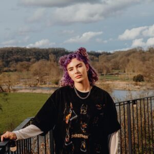 Courtney Nelson Instagram - Another day of making hit songs in the most beautiful place I’ve ever been to @durbuymusic 🎶

Photo: @borisiwanow 

#belgium🇧🇪 #durbuy #songwriter #popsongs #music #newmusic #fyp