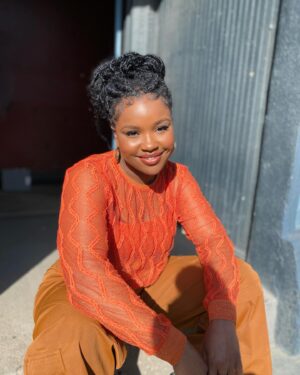 Courtney Taylor Instagram - Another week, another episode of @abbottelemabc . 
Did y’all watch the new episode ?? Catch up with “The Brunchy Bunch” on this weeks episode now on @hulu !! And somebody get @kevinhart4real on the line… I was serious about my proposal 👀 lmaooo !!!

HAIR @chaneljole 
MUA: @jennbennettmakeup