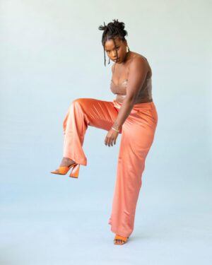 Courtney Taylor Instagram - A face card, you hear me! Editorials AND Headshots ??!! Hit the jackpot with @darshaezamariphoto 👌🏾👌🏾
Hair: @mitchellcantrellbeauty 
MUA: @zazaxobeauty