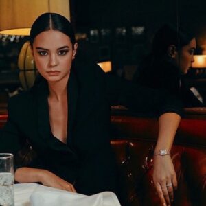 Courtney Eaton Instagram - Exploring LA with @cartier ✨💕 #PanthèredeCartier #cartier #boldandfearless