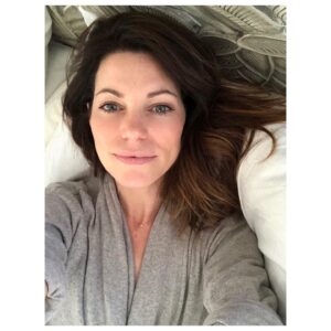 Courtney Henggeler Instagram - You know what’s creepier than a selfie? 
Looking directly into the camera for a selfie. 
If you don’t believe me, swipe. 

Also, you’re welcome.