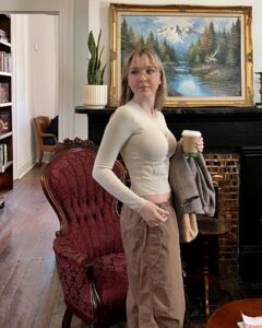 Actress Cozi Zuehlsdorff HD Instagram Photos and Wallpapers June 2024