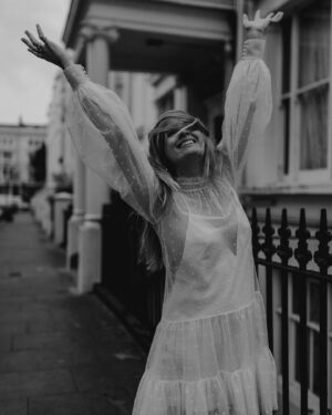 Cressida Bonas Instagram - Always happy when I get to dance… Even when I get a few weird looks. Working with the mega 📷 - @divinedayphotography . Wearing beautiful @immaclenovias ✔️