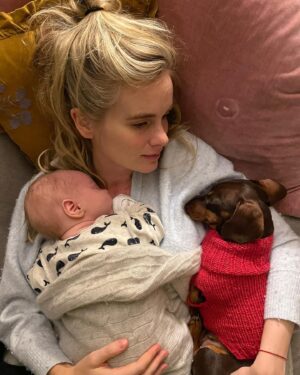Cressida Bonas Instagram - Welcoming 2023 with these 2 treasures 💫 💫. Happy new year everybody! 💋