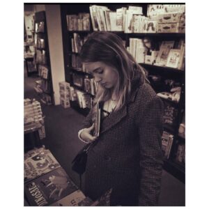 Cressida Bonas Instagram - The children’s section - a magical place and one of my favourite spots 💫 📖 📚 💫 photo - @ellen_frg 🥰