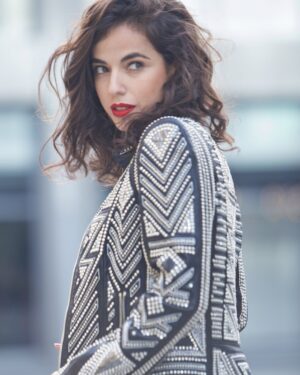 Cristina Rodlo Instagram - Happy Sunday 🍾
Feliz domingo ❤️
📸 @gcrowder_photo 
@barbarapferrer