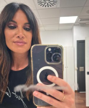 Cristina Saavedra Instagram - Lunes de semana corta 😜
