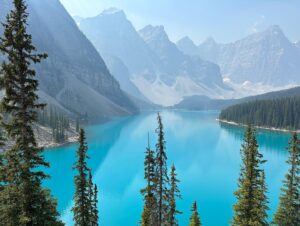 Cristina Saavedra Instagram - Hay lugares que no se explican. 
No hay filtros. Es así. 
Canadá 🏞️ Agosto 23
