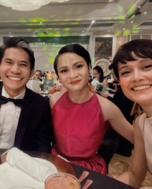 Cristina Suzanne Instagram - Selamat pagi kepada semua penonton.

Kita tak sabar nak upload ni awak. Reunion yang tak disangka. Mula mula kita ingat kita tak ada gang 🥲 lepas tu dia permudahkan awak. Jumpa orang yang kita rindu ❤️ 

Jadi, ini lah content saya untuk hari ini.

Thank you for having us here and it was a wonderful amazement magnificent night 🥹🙏

#waaaaarghalfnrjslqnfjeoe
#hdmqlfnrgqifbhappygilanakmampus$4&:@5!4;@;!