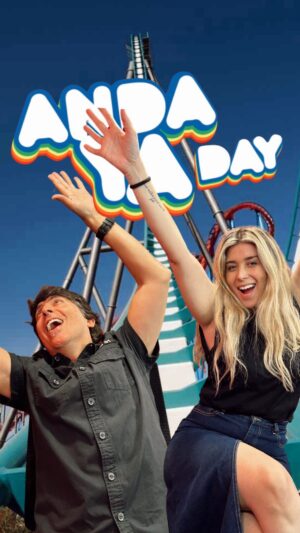 Cristina Boscá Instagram - ¡Empieza la semana con un súper NOTICIÓN!
🎢 Y es que desde Anda Ya os presentamos el ✨ANDA YA DAY✨
😏¿QUÉ ES?
👉🏽 Un día para pasarlo en grande en familia y con ¡TODO EL EQUIPO DE ANDA YA!
🎢 ¿DÓNDE? En el @parquewarner de Madrid
📆 ¿CUÁNDO? El sábado 29 de JUNIO
😉 completamente GRATUITO
🎶 Con la actuación de un ARTISTA NÚMERO 1 DE LOS40
🙊 Con TODOS NUESTROS COLABORADORES 
😏 y MUUUUCHAS más sorpresas
¿TE QUIERES VENIR?
😎 Pues el próximo viernes te contamos CÓMO puedes hacerlo y QUÉ artista nos acompañará
#AndaYaDay #Los40 #ParqueWarner