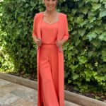 Cristina Pardo Instagram - A la boda de la que todo el mundo habla. El traje, precioso, es de @alejandrodemigueloficial. De las uvas al infinito. Y los pendientes, de @vanagloria_joyas. A disfrutar!