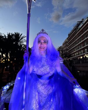 Cristina Rodríguez Torres Instagram - Otro de mis sueños cumplidos !!!!
Ser la ESTRELLA de la cabalgata de Reyes de Benidorm 
Vestida de mi compañero y amigo @marc.ins @marcosruizcollection 

@toniperez.es @fiestasbenidorm