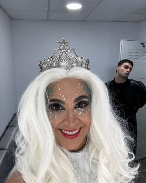 Cristina Rodríguez Torres Instagram - Otro de mis sueños cumplidos !!!!
Ser la ESTRELLA de la cabalgata de Reyes de Benidorm 
Vestida de mi compañero y amigo @marc.ins @marcosruizcollection 

@toniperez.es @fiestasbenidorm