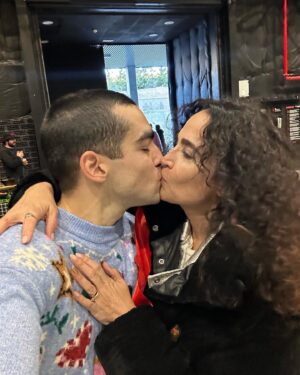 Cristina Rodríguez Torres Instagram - El final del rodaje de @elitenetflix 🥲Uno de los mejores proyectos de mi vida! 👏👏👏 Gracias a @zetastudiosprod por la plena confianza ❤️Gracias a Los creadores Carlos Montero y Dario ❤️Gracias al primer director @_ramonsalazar  y a todos los que le siguieron ❤️Gracias a mi productor ejecutivo @rubengol❤️gracias a @diegobetancor ❤️ Gracias a mi director de producción Alvaro Sánchez Bustos ❤️ Gracias a nuestro súper guionista @jaimevaquin ❤️Gracias a mi SÚPER EQUIPO DE VESTUARIO @barbaruski @miranda_lujan_ @jesusdlossa @crismartinalique @marichelolaila @ruthchercoles @andoni_pc @_albaalopez_  @marina_eguiluz @lunirel @m3ryl_ @raulmadridmanso y a todos los compañeros con los que he trabajado en estos 8 años ❤️Y gracias a los actores por haberme dejado jugar con vosotros. SOMOS Y SEREMOS UNA FAMILIA❤️ Os admiro tanto @netflixes @netflix