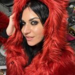 Cristina Scabbia Instagram – Red suits me 🩸