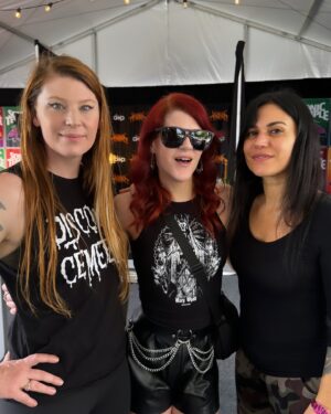 Cristina Scabbia Instagram - FINALLY I got to meet with this amazing Women who made history for more than one reason AND they are beautiful inside out 🤘🏻
So happy!
@dialmformorgan @mercedesdrums @officialkittie