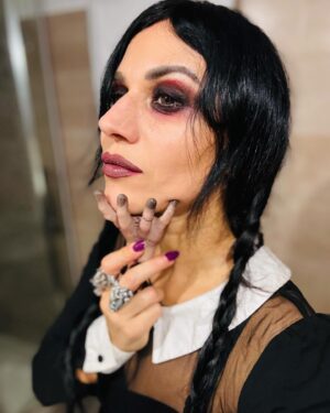Cristina Scabbia Instagram - Naughty, naughty Hand.