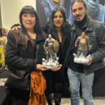 Cristina Scabbia Instagram - In ordine sparso ecco dei momenti stupendi che mi faranno ricordare questa edizione di @milangamesweek per sempre. Grazie amici di @monsterenergy per essere sempre il porto sicuro, la Famiglia vera 💚 ed a tutte le persone incredibili che vedete in queste foto, che in un modo o nell’altro (e senza saperlo) arricchiscono e di molto la mia esistenza. Credo nelle belle energie e ne ho fatto il Pieno. Grazie alla gang di @crossoveruniversonerd (sempre sul pezzissimo!) 🖤 Grazie a @aspinkasalexa e @paolapennygigliotti instancabili fotografe. Ovviamente kudos ai miei fratelli e compagni di merende nei @lacunacoilofficial , @andrea_ferro_official e @maki , con voi é sempre tutto più bello! A tutti gli amici che non ho potuto abbracciare per mancanza di tempo per tutti noi (@_mdk7_ , @cydonia_pm , @robertdenitro , @enkkgram, @simonepanetty @kurolily @mike.of.the.desert @foxxett @gabriele_anakin and many more) e con i quali non ho fatto una foto ricordi causa esaltazione del momento (vero @fadahxc @real_barlow @cavernadiplatone @kodomolive @studytme_ @mogucosplay e tanti altri🥹?) ci vediamo super presto e vi vojo bene assai! Ultimo ma non ultimo grazie a @chris.vidarr che sopporta questa piccola pazzoide nera (e che mi riempie il cuoricino). Ho ancora un botto di roba da postare quindi preparatevi 🤣