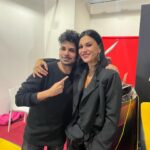 Cristina Scabbia Instagram - In ordine sparso ecco dei momenti stupendi che mi faranno ricordare questa edizione di @milangamesweek per sempre. Grazie amici di @monsterenergy per essere sempre il porto sicuro, la Famiglia vera 💚 ed a tutte le persone incredibili che vedete in queste foto, che in un modo o nell’altro (e senza saperlo) arricchiscono e di molto la mia esistenza. Credo nelle belle energie e ne ho fatto il Pieno. Grazie alla gang di @crossoveruniversonerd (sempre sul pezzissimo!) 🖤 Grazie a @aspinkasalexa e @paolapennygigliotti instancabili fotografe. Ovviamente kudos ai miei fratelli e compagni di merende nei @lacunacoilofficial , @andrea_ferro_official e @maki , con voi é sempre tutto più bello! A tutti gli amici che non ho potuto abbracciare per mancanza di tempo per tutti noi (@_mdk7_ , @cydonia_pm , @robertdenitro , @enkkgram, @simonepanetty @kurolily @mike.of.the.desert @foxxett @gabriele_anakin and many more) e con i quali non ho fatto una foto ricordi causa esaltazione del momento (vero @fadahxc @real_barlow @cavernadiplatone @kodomolive @studytme_ @mogucosplay e tanti altri🥹?) ci vediamo super presto e vi vojo bene assai! Ultimo ma non ultimo grazie a @chris.vidarr che sopporta questa piccola pazzoide nera (e che mi riempie il cuoricino). Ho ancora un botto di roba da postare quindi preparatevi 🤣
