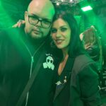 Cristina Scabbia Instagram - In ordine sparso ecco dei momenti stupendi che mi faranno ricordare questa edizione di @milangamesweek per sempre. Grazie amici di @monsterenergy per essere sempre il porto sicuro, la Famiglia vera 💚 ed a tutte le persone incredibili che vedete in queste foto, che in un modo o nell’altro (e senza saperlo) arricchiscono e di molto la mia esistenza. Credo nelle belle energie e ne ho fatto il Pieno. Grazie alla gang di @crossoveruniversonerd (sempre sul pezzissimo!) 🖤 Grazie a @aspinkasalexa e @paolapennygigliotti instancabili fotografe. Ovviamente kudos ai miei fratelli e compagni di merende nei @lacunacoilofficial , @andrea_ferro_official e @maki , con voi é sempre tutto più bello! A tutti gli amici che non ho potuto abbracciare per mancanza di tempo per tutti noi (@_mdk7_ , @cydonia_pm , @robertdenitro , @enkkgram, @simonepanetty @kurolily @mike.of.the.desert @foxxett @gabriele_anakin and many more) e con i quali non ho fatto una foto ricordi causa esaltazione del momento (vero @fadahxc @real_barlow @cavernadiplatone @kodomolive @studytme_ @mogucosplay e tanti altri🥹?) ci vediamo super presto e vi vojo bene assai! Ultimo ma non ultimo grazie a @chris.vidarr che sopporta questa piccola pazzoide nera (e che mi riempie il cuoricino). Ho ancora un botto di roba da postare quindi preparatevi 🤣
