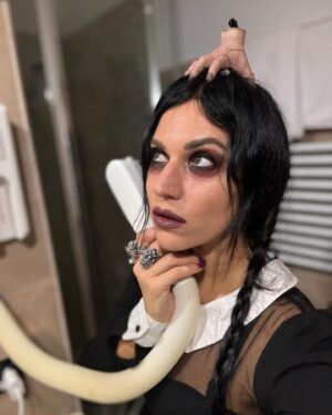 Cristina Scabbia Instagram - Naughty, naughty Hand.