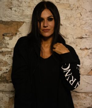 Cristina Scabbia Instagram - After so many years posing for pictures and I still didn’t learn to not to look a little awkward.
And I honestly like this.

Thank you for these shots, @silviapaveri 🖤