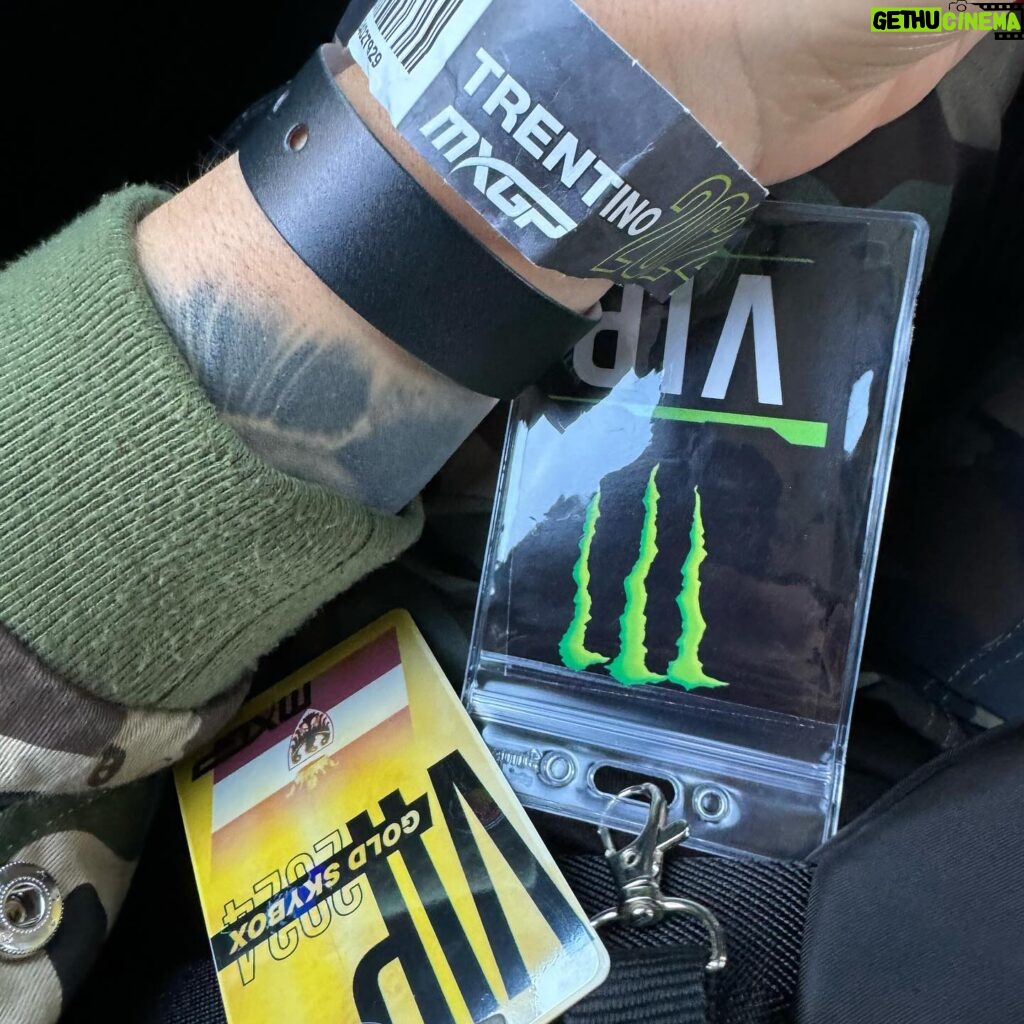 Cristina Scabbia Instagram - Happy lady at the @mxgp Thank you for the amazing hospitality, @monsterenergy ! We had a crazy good time 💚 let’s do it again 🤘🏻(much more in the stories)
