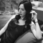 Crystal Fung Instagram - 20240503 Be comfortable in your own skin. Makeup & Hair : @muahanna