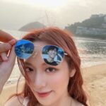 Crystal Fung Instagram - 我們 祝你一個溫暖甜蜜的節日 #妳不是她