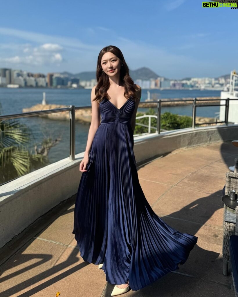 Crystal Fung Instagram - 20240422 The happiest people don’t have the best of everything, they just make the best of everything. 💙 Makeup & Hair : @muahanna Dress : @pretadress